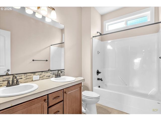 10851 Nw CLAIRE Ct, Portland, OR 97229