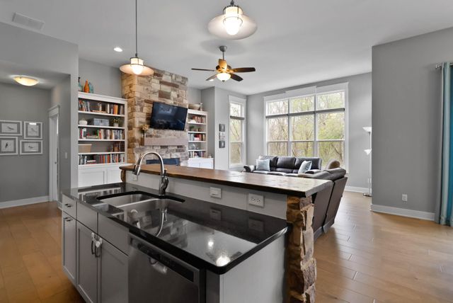 3911 Crown Drive, Valparaiso, IN 46383