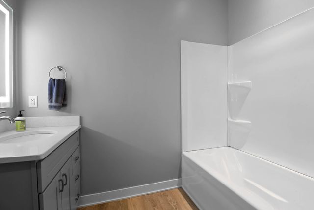 3911 Crown Drive, Valparaiso, IN 46383