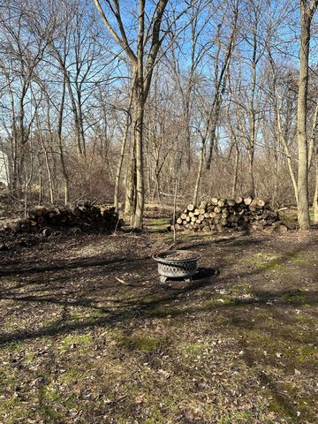 3911 Crown Drive, Valparaiso, IN 46383