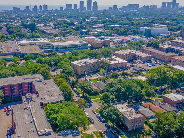 6500 N Ridge Boulevard 4E, Chicago, IL 60626