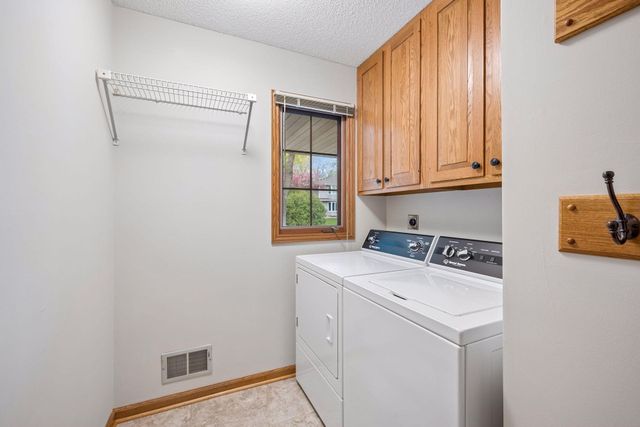 3385 Rosewood Lane N, Plymouth, MN 55441
