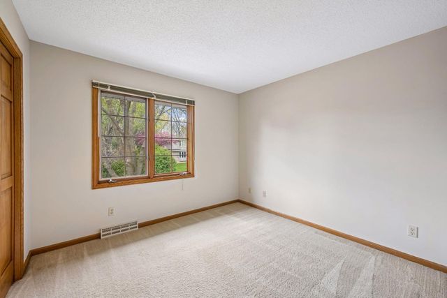 3385 Rosewood Lane N, Plymouth, MN 55441