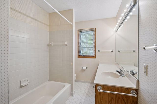 3385 Rosewood Lane N, Plymouth, MN 55441