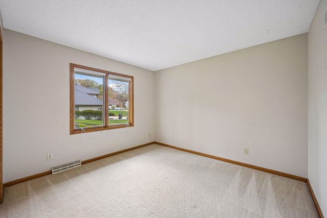 3385 Rosewood Lane N, Plymouth, MN 55441