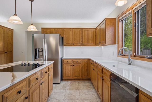 3385 Rosewood Lane N, Plymouth, MN 55441