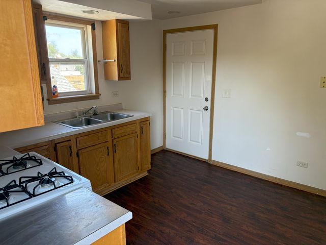 27 N Hickory Street 2B, Joliet, IL 60435