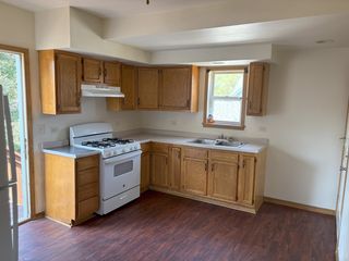 27 N Hickory Street 2B, Joliet, IL 60435