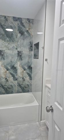 7128 OAKWOOD DR 2, New Port Richey, FL 34652