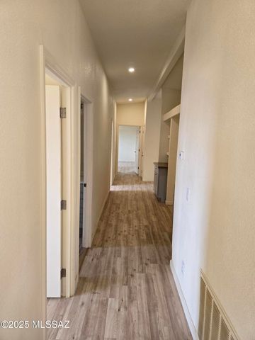 15785 N Twin Lakes Drive, Tucson, AZ 85739