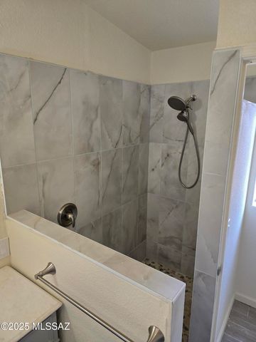 15785 N Twin Lakes Drive, Tucson, AZ 85739