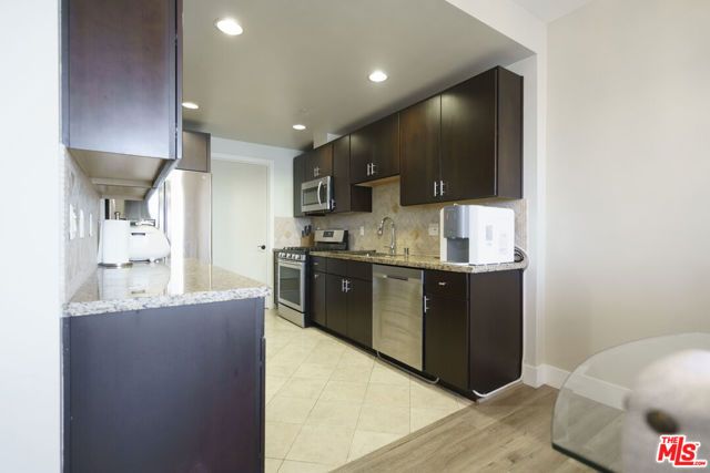 871 Crenshaw Boulevard 406, Los Angeles, CA 90005