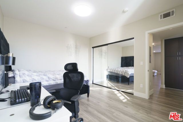 871 Crenshaw Boulevard 406, Los Angeles, CA 90005