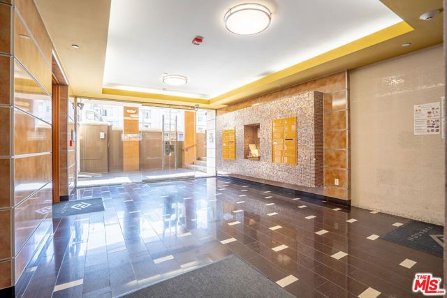 871 Crenshaw Boulevard 406, Los Angeles, CA 90005