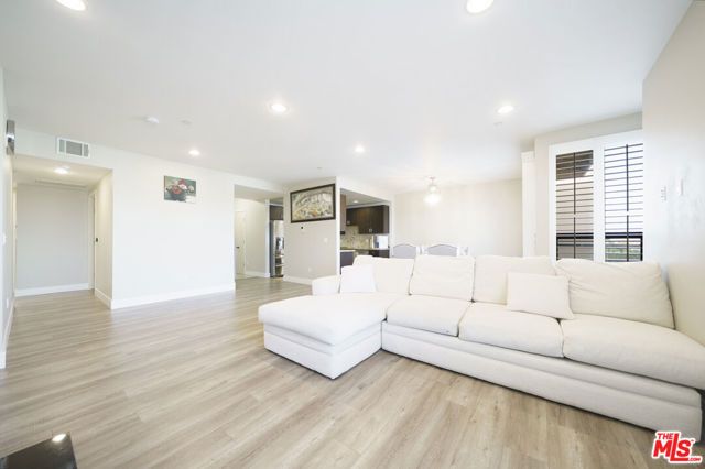 871 Crenshaw Boulevard 406, Los Angeles, CA 90005