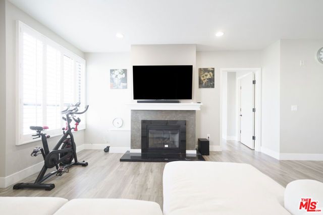 871 Crenshaw Boulevard 406, Los Angeles, CA 90005