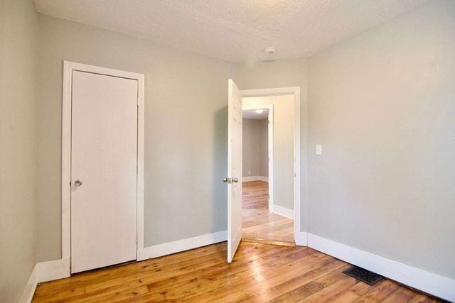 20 Crosby St, Springfield, MA 01105