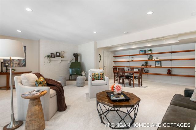 3887 65th Street, Holland, MI 49423