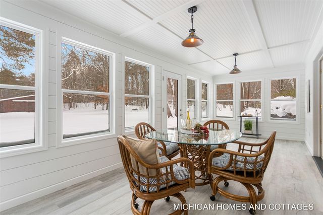 3887 65th Street, Holland, MI 49423