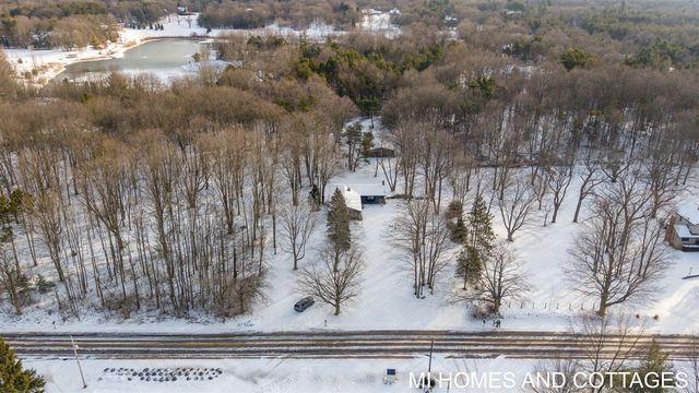 3887 65th Street, Holland, MI 49423