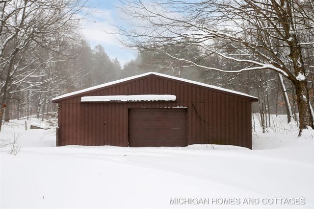 3887 65th Street, Holland, MI 49423