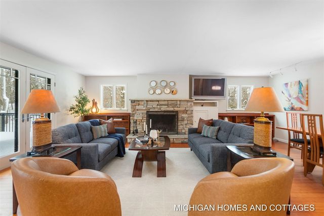 3887 65th Street, Holland, MI 49423