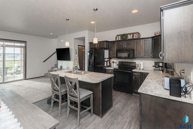 2500 E Meadowside Pl Place, Sioux Falls, SD 57108