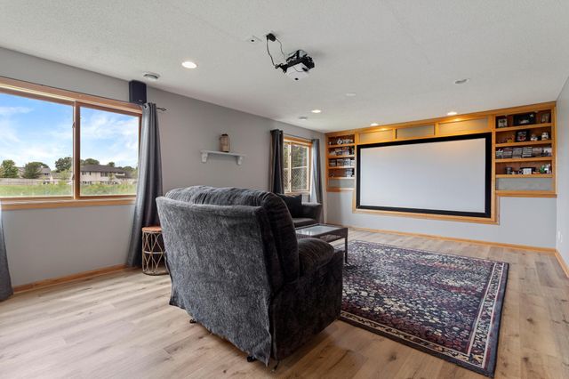 37816 Hawthorne Avenue, North Branch, MN 55056