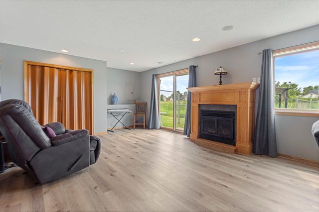 37816 Hawthorne Avenue, North Branch, MN 55056