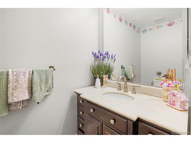 1488 S Ventura St, Aurora, CO 80017