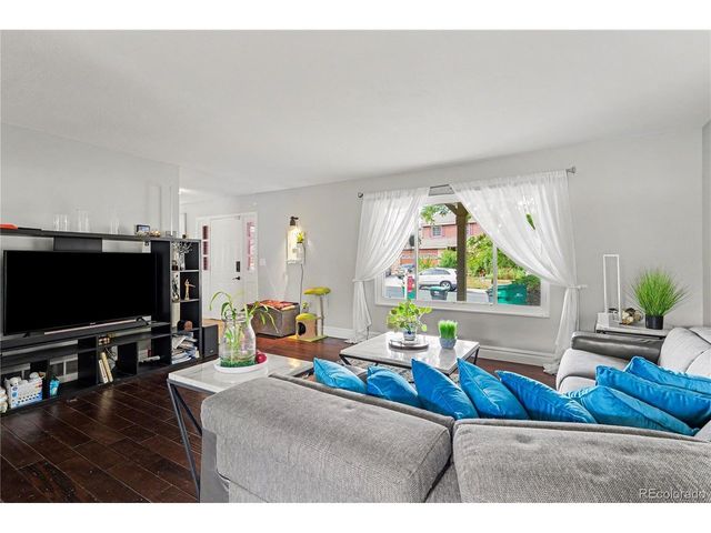 1488 S Ventura St, Aurora, CO 80017