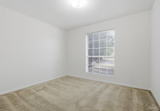 5719 N Ventura Ln, Pensacola, FL 32526