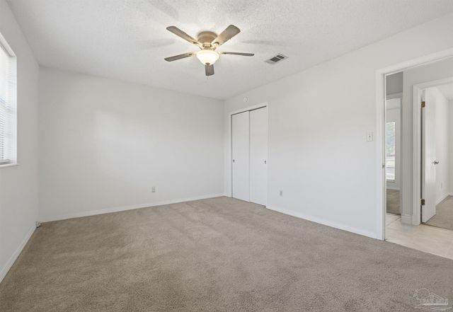 5719 N Ventura Ln, Pensacola, FL 32526