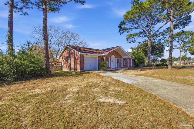 5719 N Ventura Ln, Pensacola, FL 32526