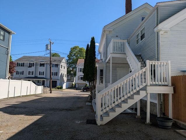 14 Wadsworth Ave 2, Waltham, MA 02453