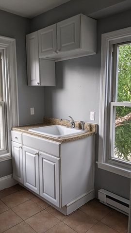 14 Wadsworth Ave 2, Waltham, MA 02453