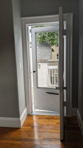 14 Wadsworth Ave 2, Waltham, MA 02453