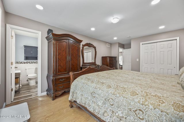 27 Mason Drive, Hazlet, NJ 07730