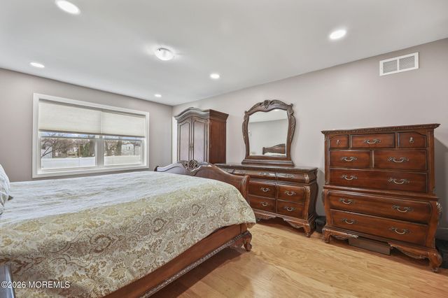 27 Mason Drive, Hazlet, NJ 07730