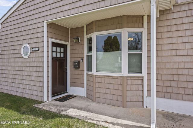 27 Mason Drive, Hazlet, NJ 07730