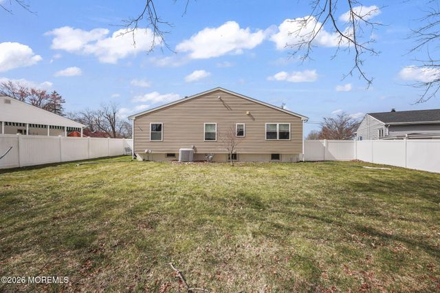 27 Mason Drive, Hazlet, NJ 07730