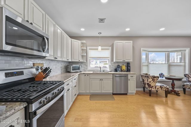 27 Mason Drive, Hazlet, NJ 07730