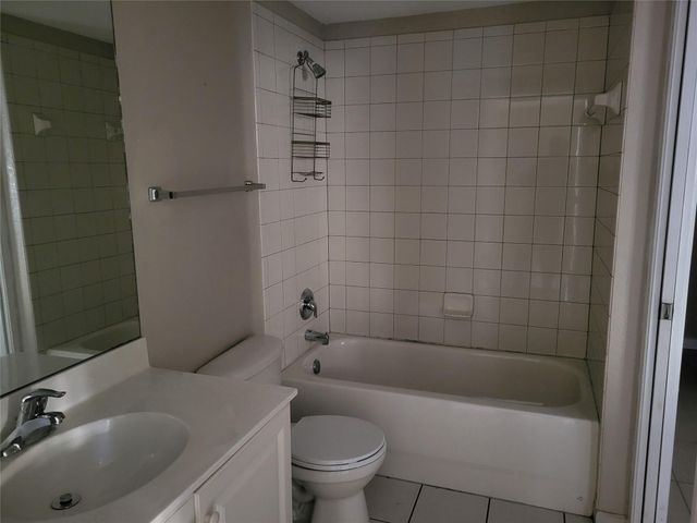 1957 Freeport Lane 1957, Riviera Beach, FL 33404