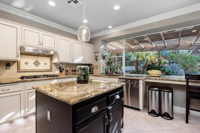 3337 Corte Verso, Carlsbad, CA 92009