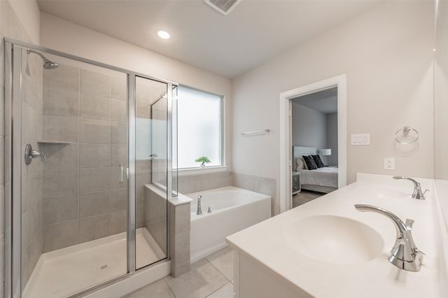 601 Bethpage Drive, Red Oak, TX 75154