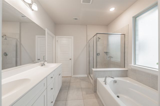 601 Bethpage Drive, Red Oak, TX 75154
