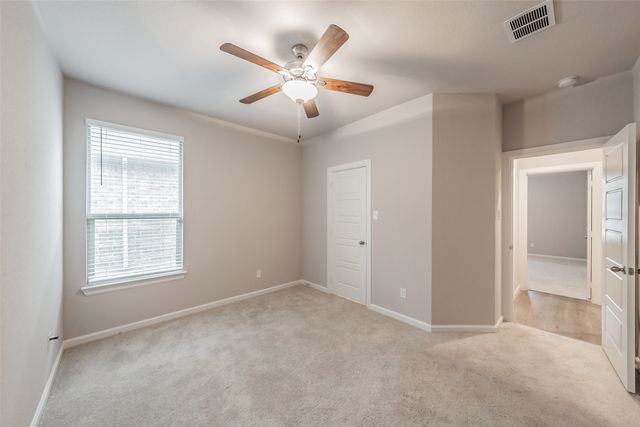601 Bethpage Drive, Red Oak, TX 75154