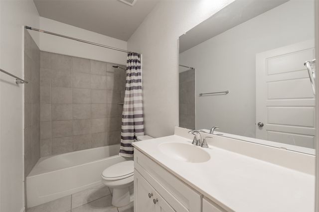 601 Bethpage Drive, Red Oak, TX 75154
