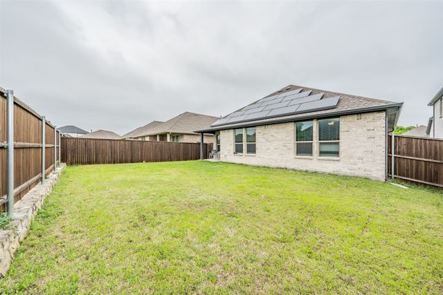 601 Bethpage Drive, Red Oak, TX 75154