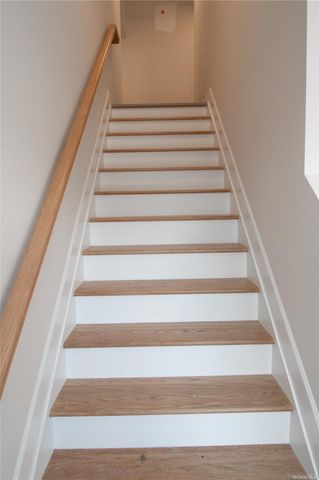 1090 New York Avenue Penthouse, Huntington Station, NY 11746